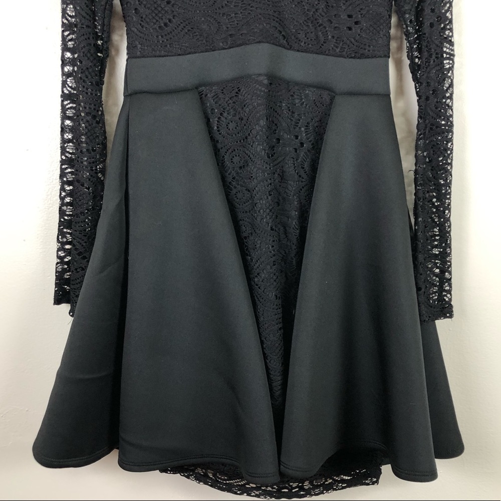 ✨Dice Long Sleeve Dress w/ Lace Detail✨ - Picture 3 of 5